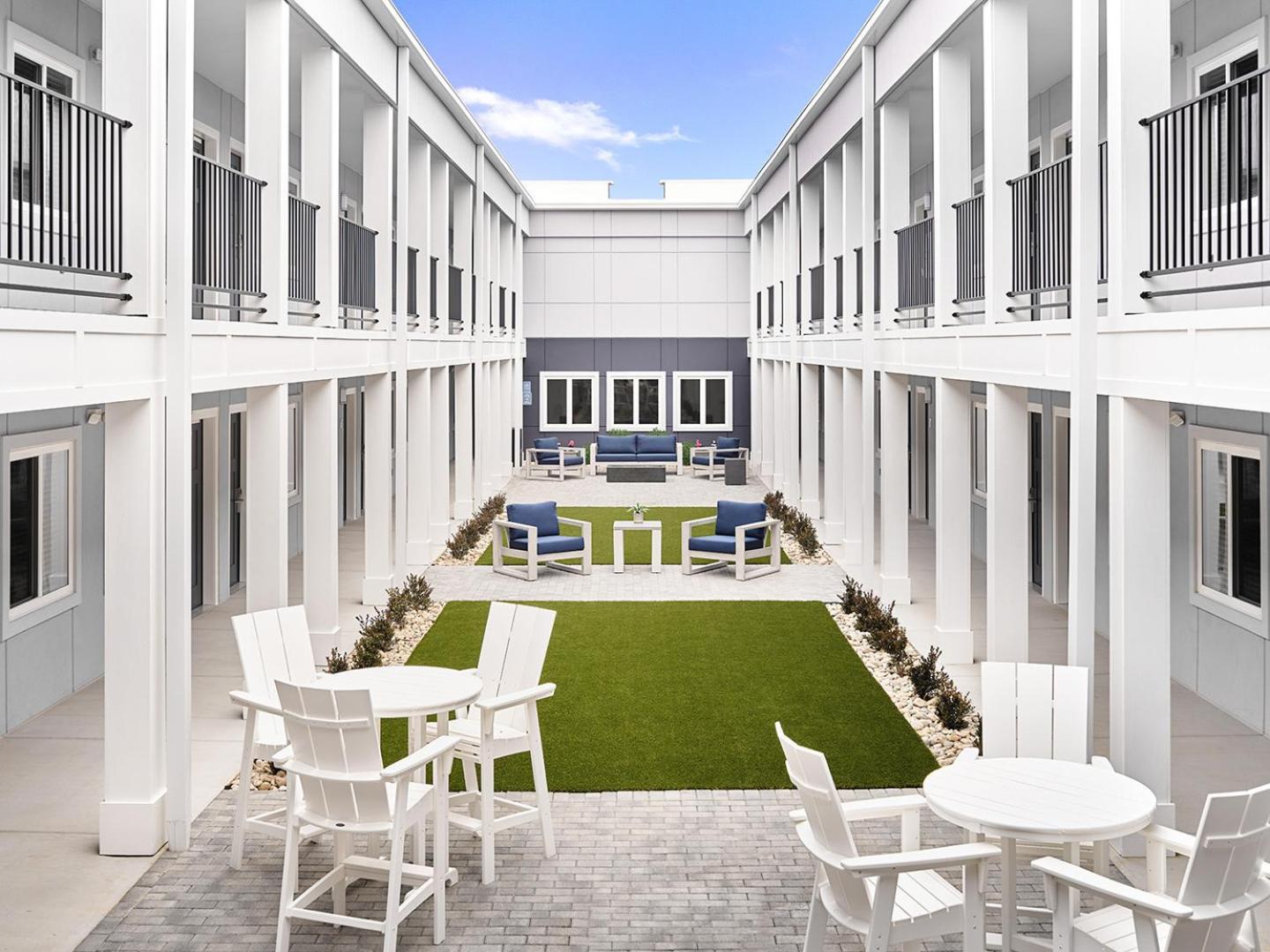Stayapt Suites Columbus-Fort Benning エクステリア 写真