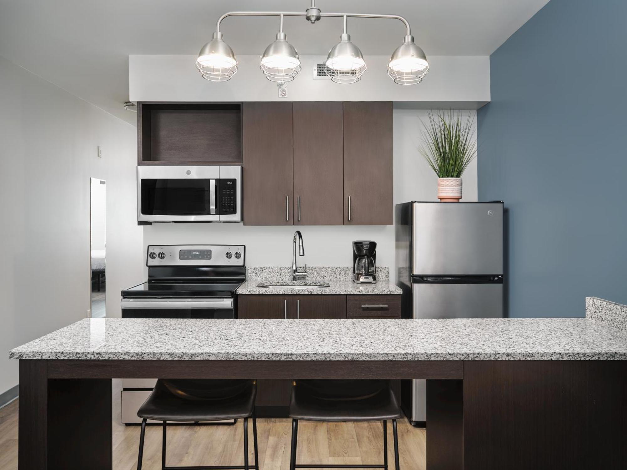 Stayapt Suites Columbus-Fort Benning エクステリア 写真