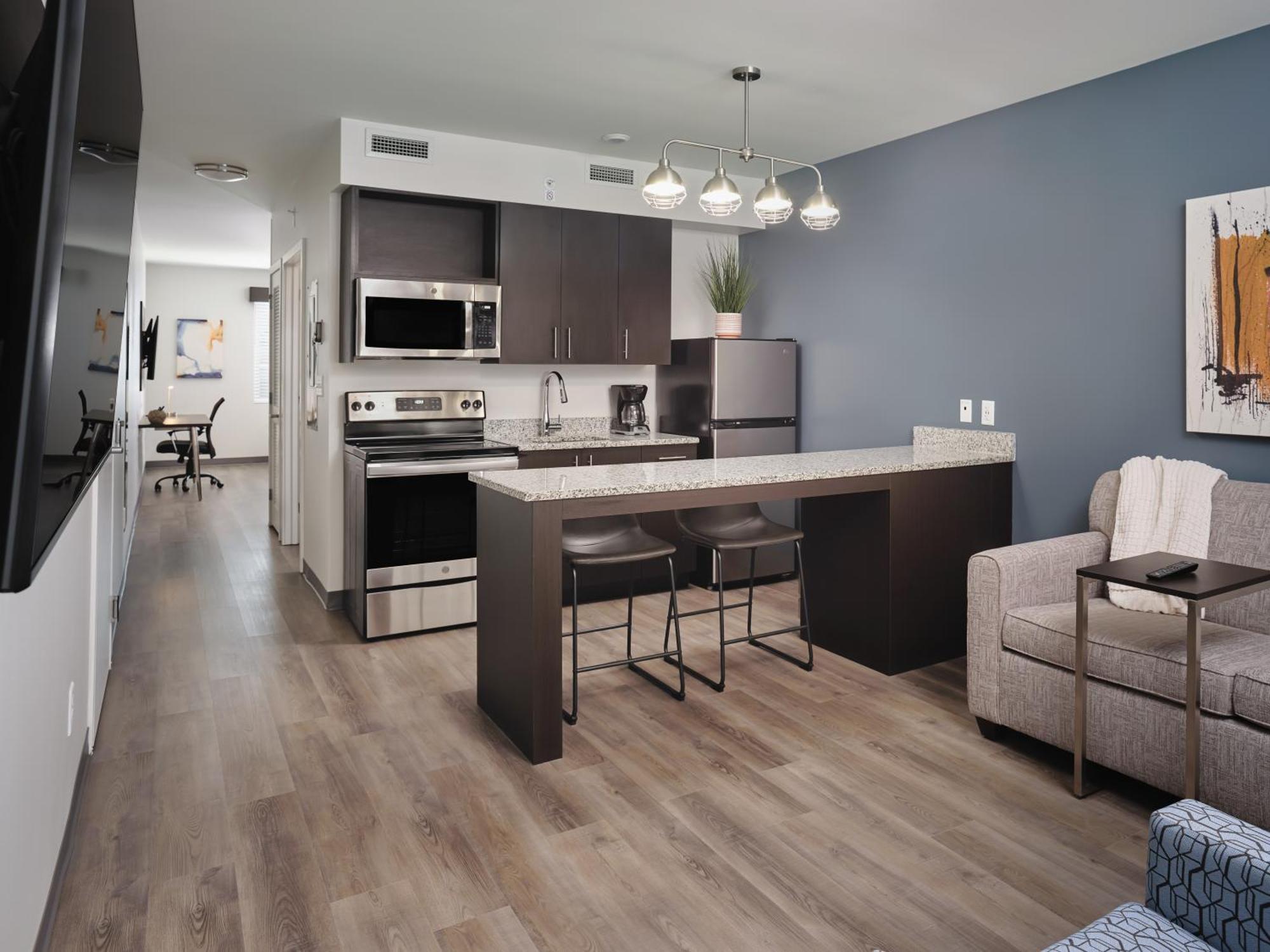 Stayapt Suites Columbus-Fort Benning エクステリア 写真